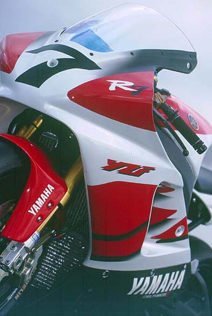Galerie - Yamaha YZF 750 R7 OW02