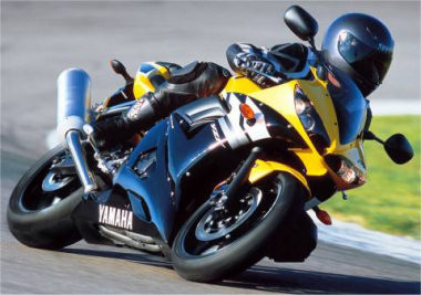 YAMAHA YZF 600 R6