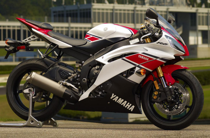 http://www.motoplanete.com/yamaha/zoom-700px/R6-2012-WGP-700px.jpg