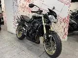 STREET TRIPLE 675