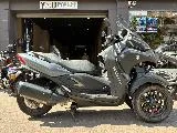 TRICITY 300