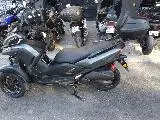 TRICITY 300
