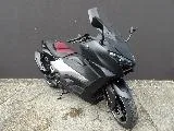 XP TMAX 560