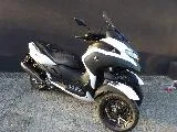 TRICITY 300