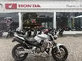 HORNET 900