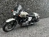 Bonneville T100