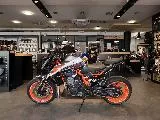 890 DUKE R