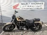 SPORTSTER 883