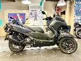 TRICITY 300