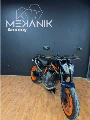 890 DUKE R