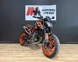 890 DUKE R