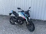 R 125