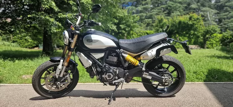 1100 Scrambler