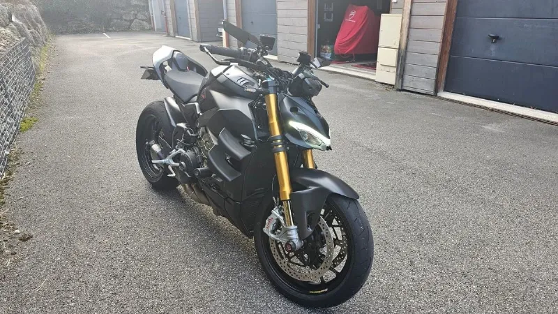 1100 Streetfighter V4 S