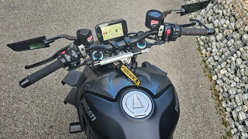 1100 Streetfighter V4 S