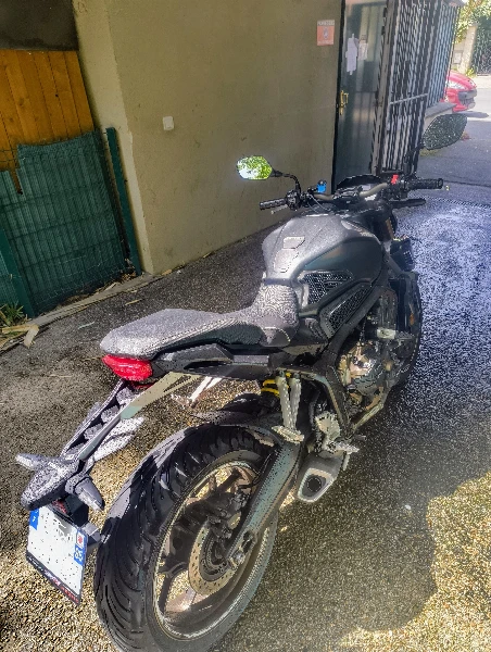 CB 650 R