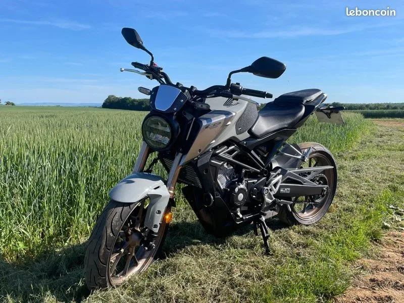 CB 125 R