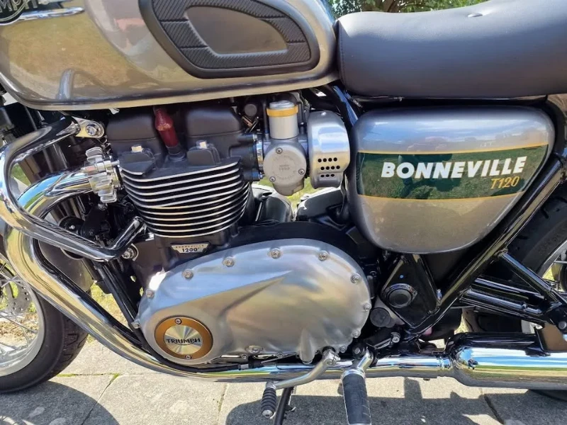 1200 Bonneville T 120 Gold Line