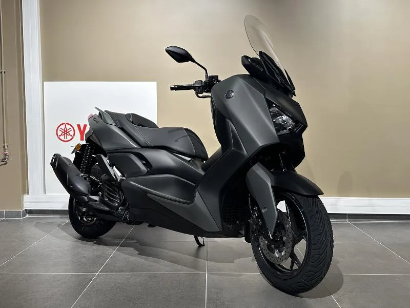 XMAX 125