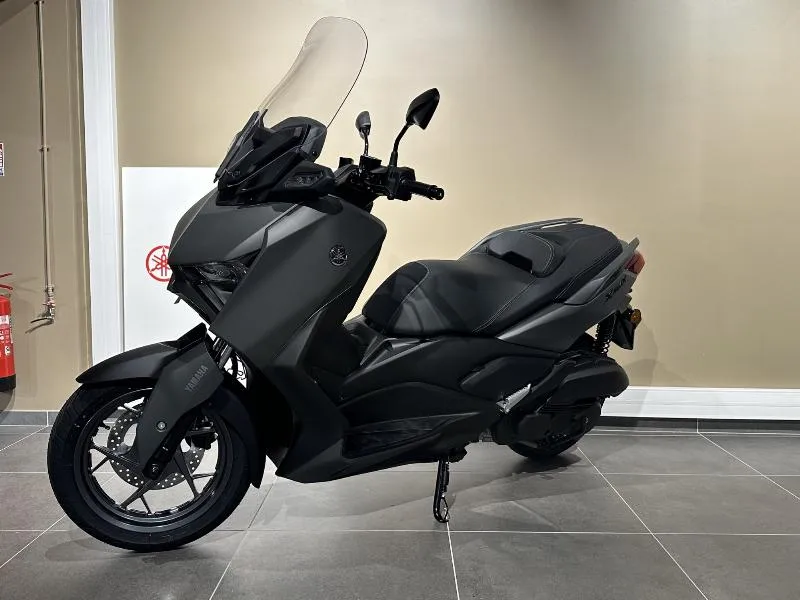 XMAX 125