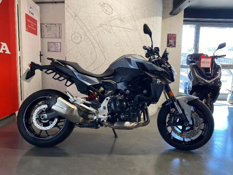 F 900 R
