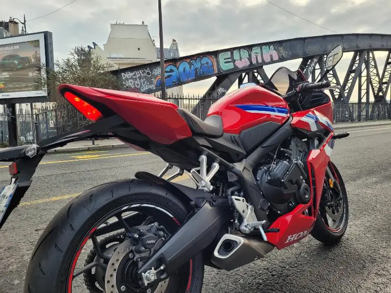 CBR 650  R