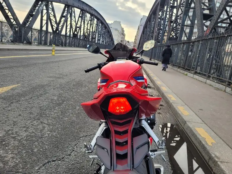 CBR 650  R