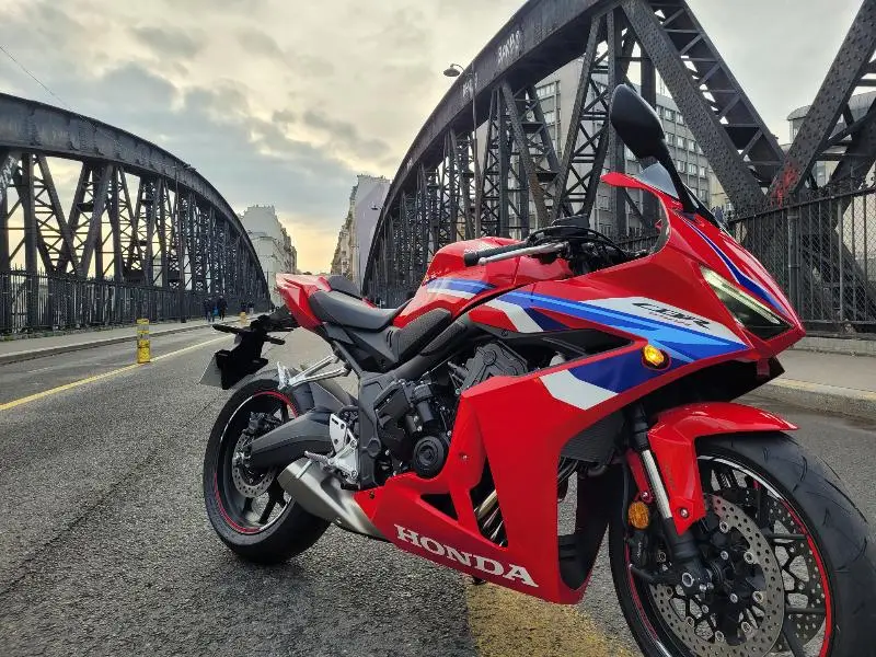 CBR 650  R