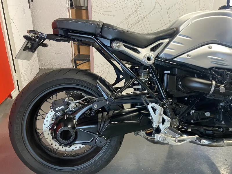 R NineT
