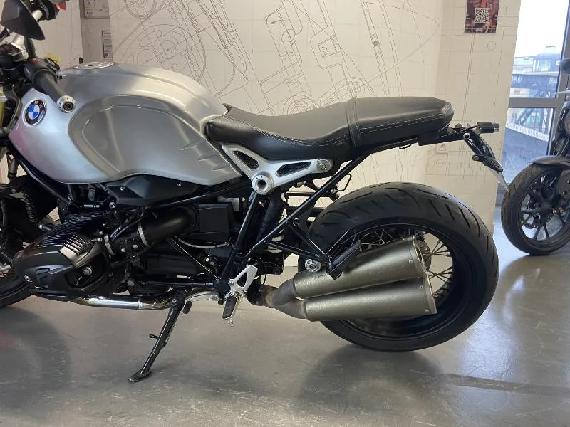 R NineT