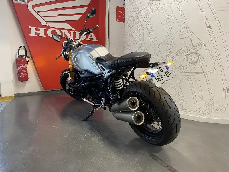 R NineT
