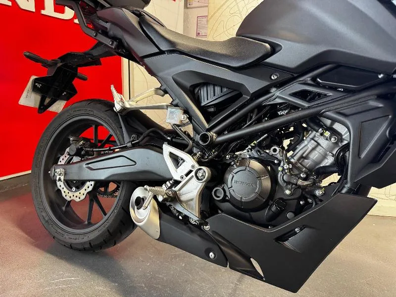 CBR 125 R