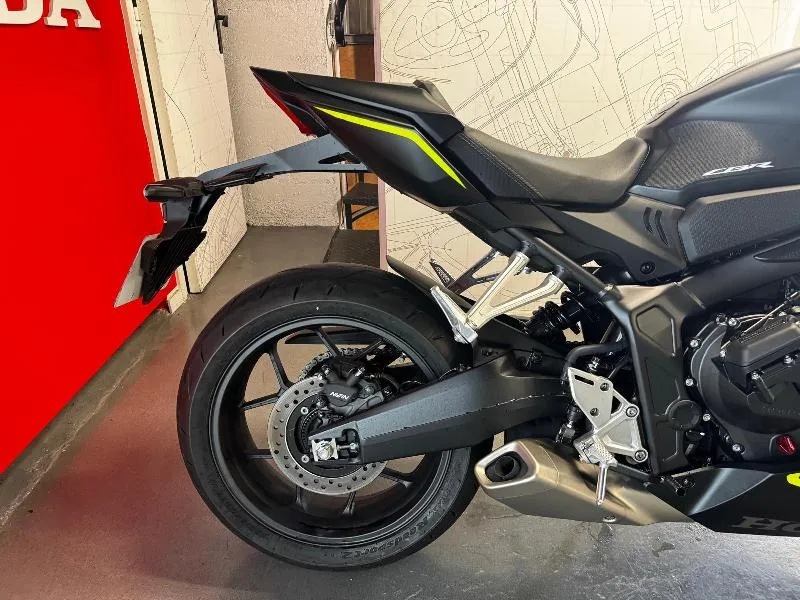 CBR 650  R