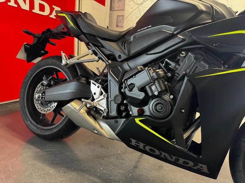 CBR 650  R