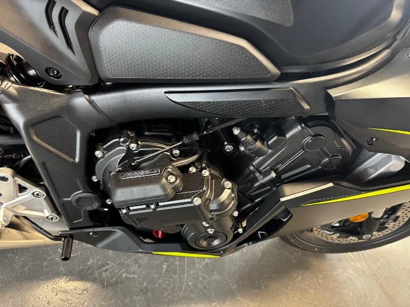 CBR 650  R