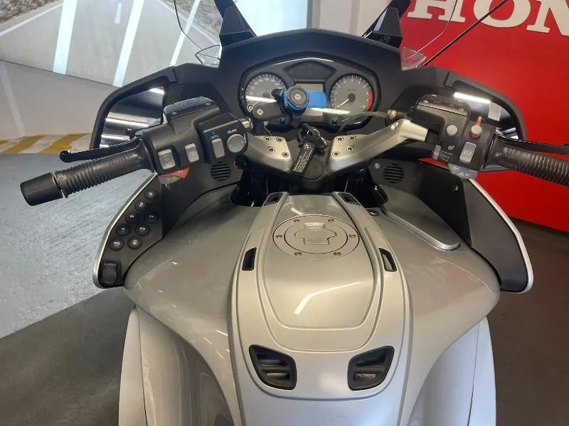 R 1200 RT