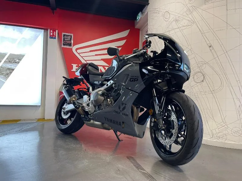 XSR 900 GP
