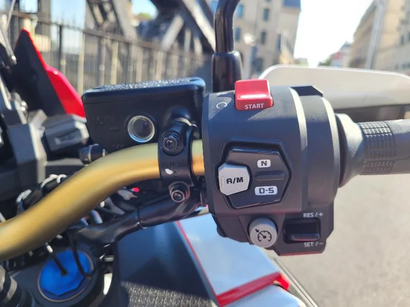 CRF 1100 L AFRICA TWIN  ADVENTURE SPORTS DCT