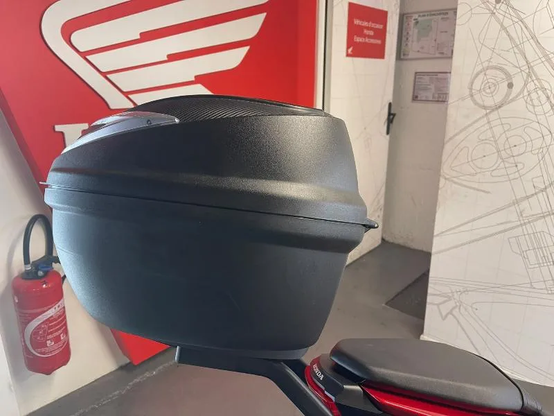 CB 125  R