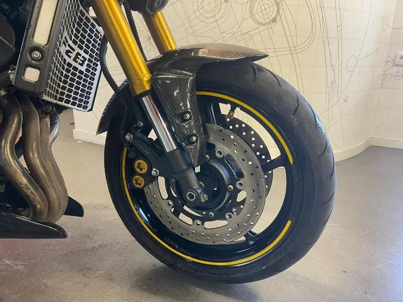 FZ8