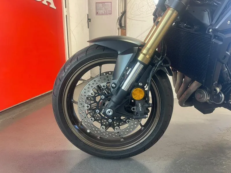 CB 650 R