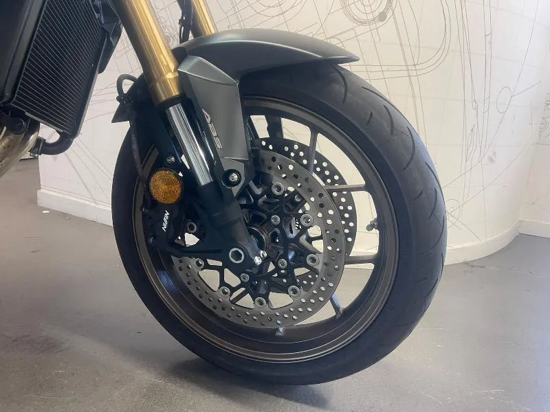 CB 650 R