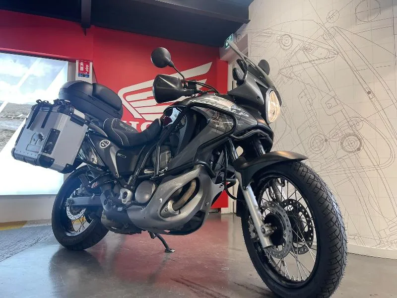XL 700 2009