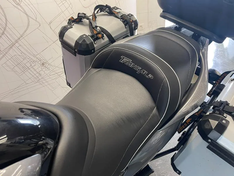 XL 700