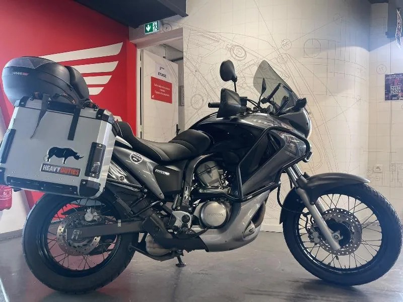 XL 700