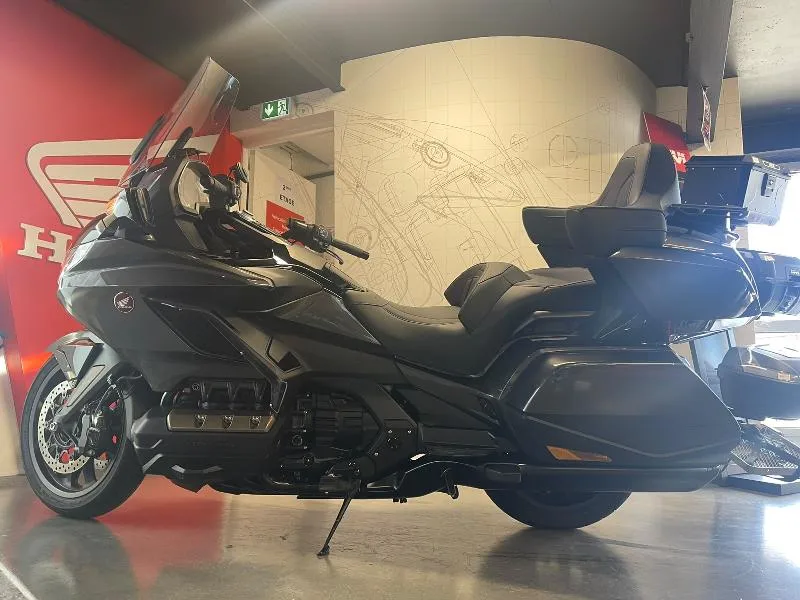 GL 1800 GOLDWING TOURING DCT