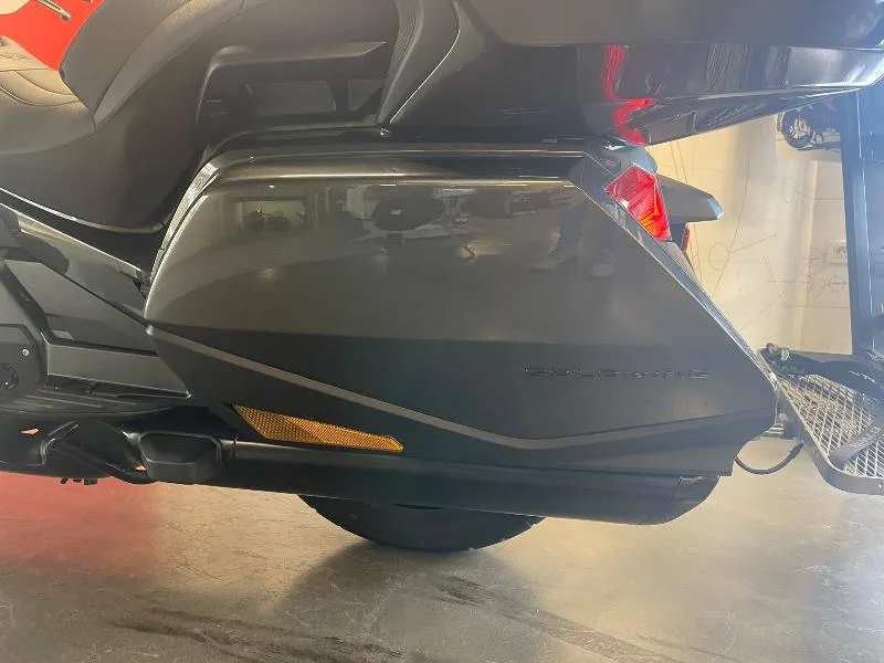 GL 1800 GOLDWING TOURING DCT
