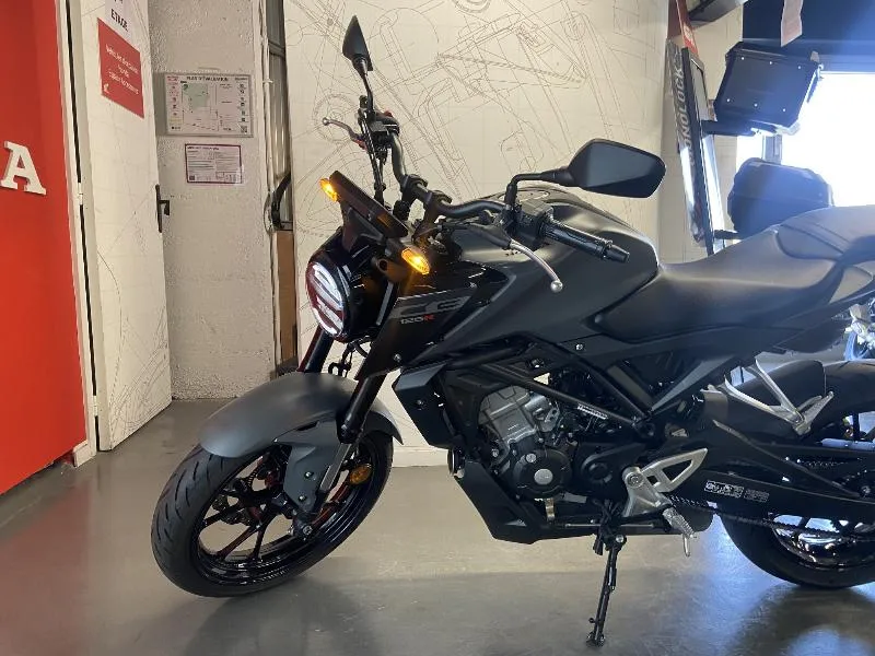 CB 125  R