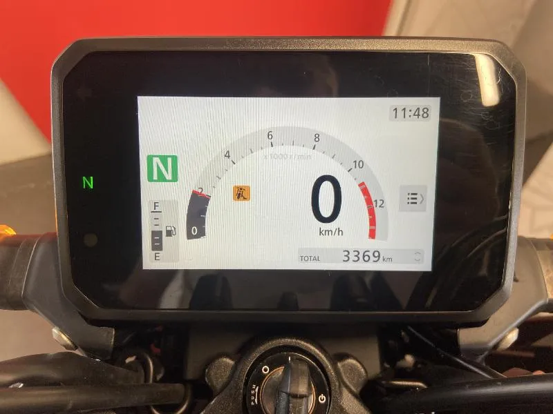 CB 125  R