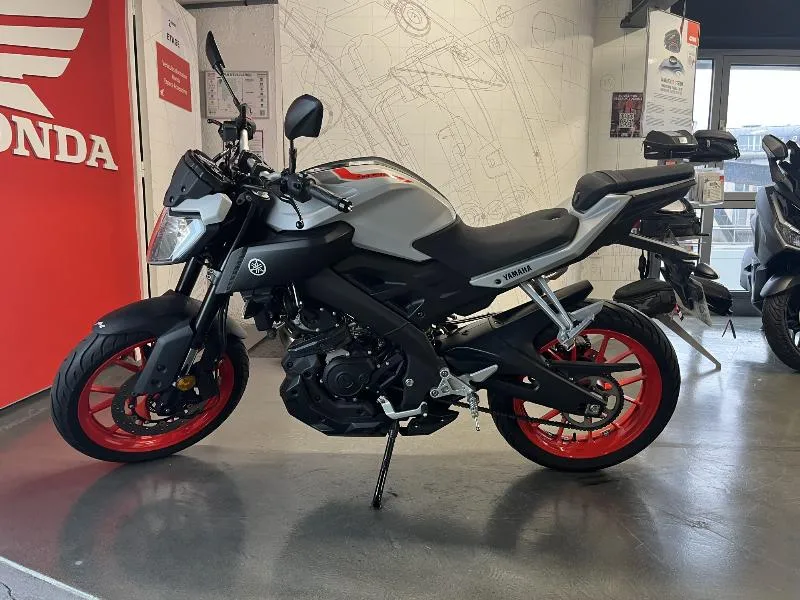 MT125 ABS
